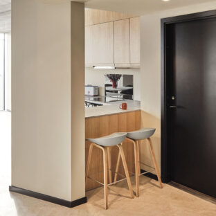 疲れないためのカウンターチェアの高さを選ぶためのポイントとは