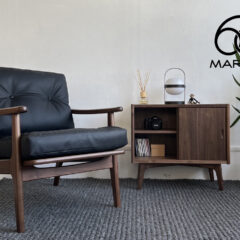 一人暮らしの新生活、マルニ60のウォルナットでちょっと贅沢に。