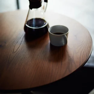 カフェテーブル 直径60 高さ70 オーク板目突板(節あり) CL スチール 一人用 2人用 木製 ナチュラル 北欧 脚 1本脚 カフェ風 カフェスタイル